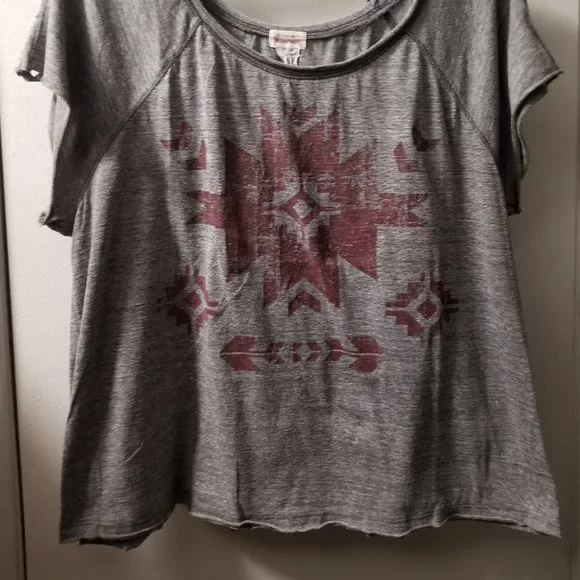 Boho crop top with brading detail short sleeve scoop neck - Picture 2 of 6